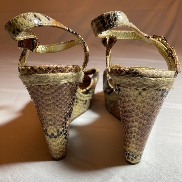 Elaine Turner Shea Golden Python Wedge Sandal - NWT - Picture 7 of 7